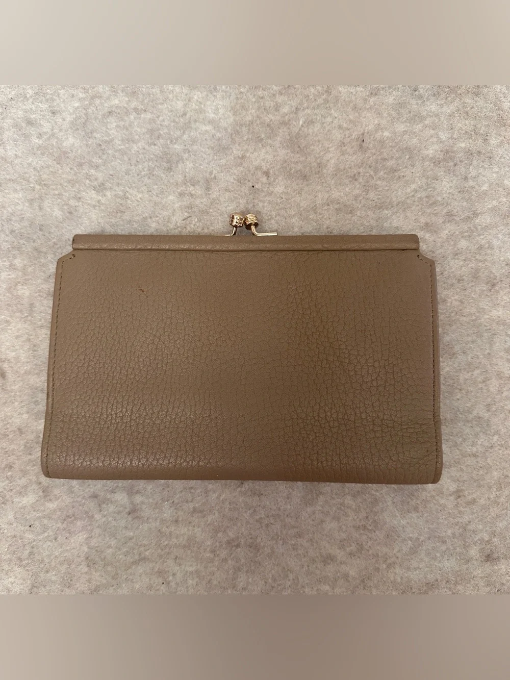 Dooney & Bourke Vintage Leather Long Wallet Taupe Brown Cognac Trim Kiss Lock